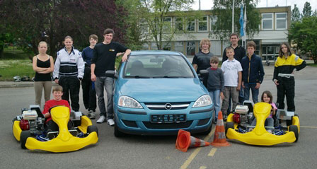 Unsere Kart- und Corsagruppe 2012 mit unseren Fahrzeugen